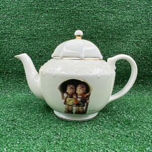 Vintage M.J. Hummel Stormy Weather Teapot‎ 6-1/2" Tall Danbury Mint White W/Art